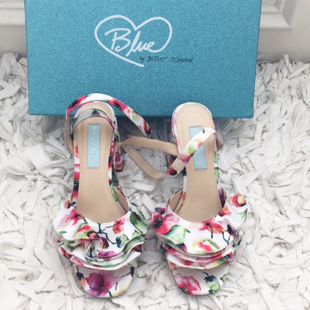 Betsey Johnson Sandals size 7